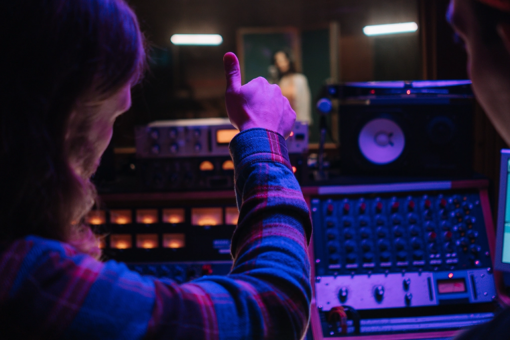 Audio Engineer Salary: How Much Do Audio Engineers Make? - CRAS